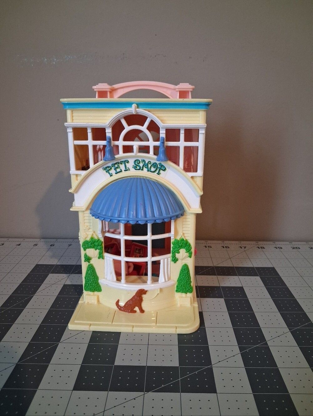 Vintage Fisher Price Mattel Sweet Streets Beauty Salon Pet Shop Pink Yellow